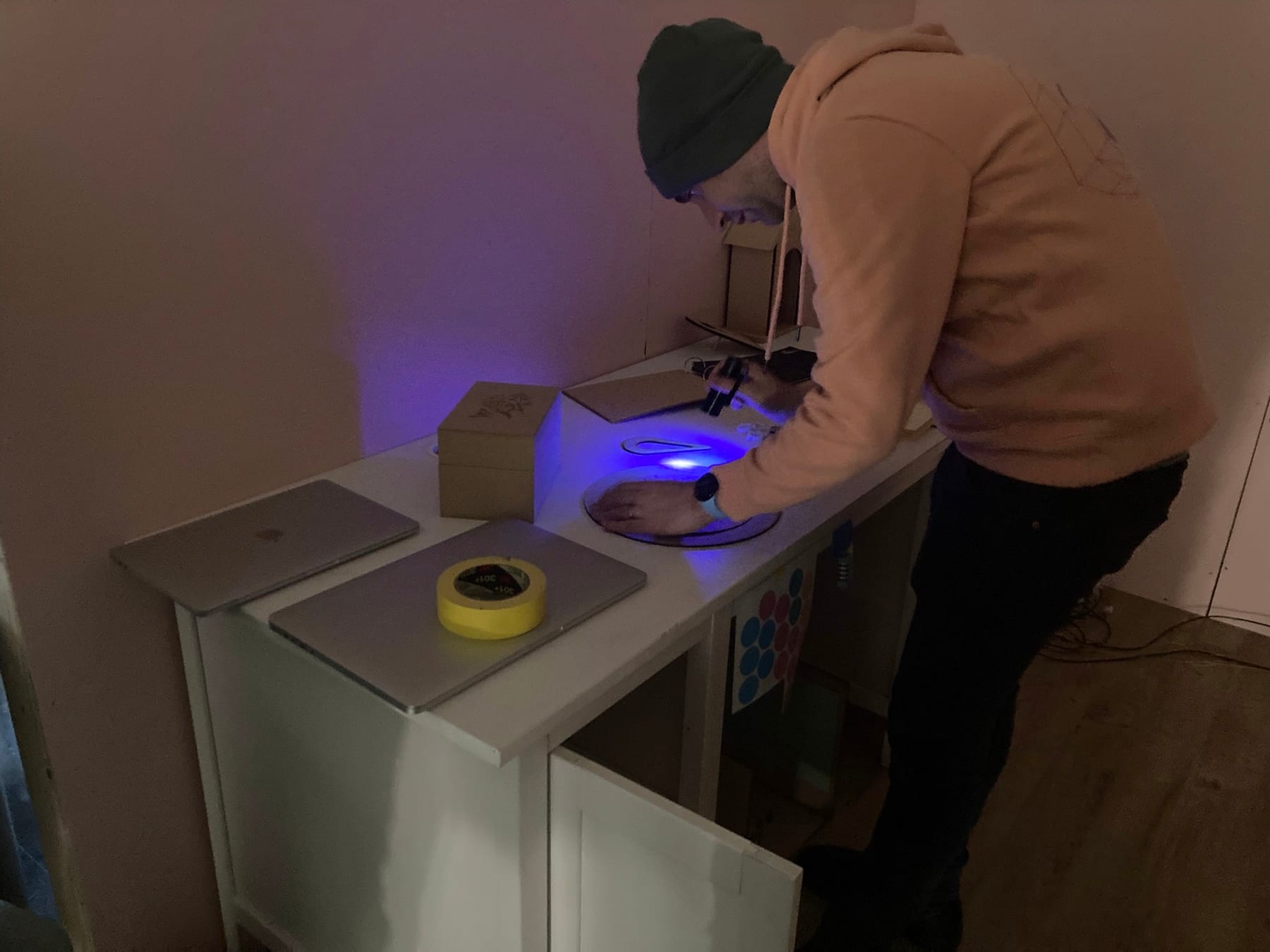 Player testing the black-light puzzle